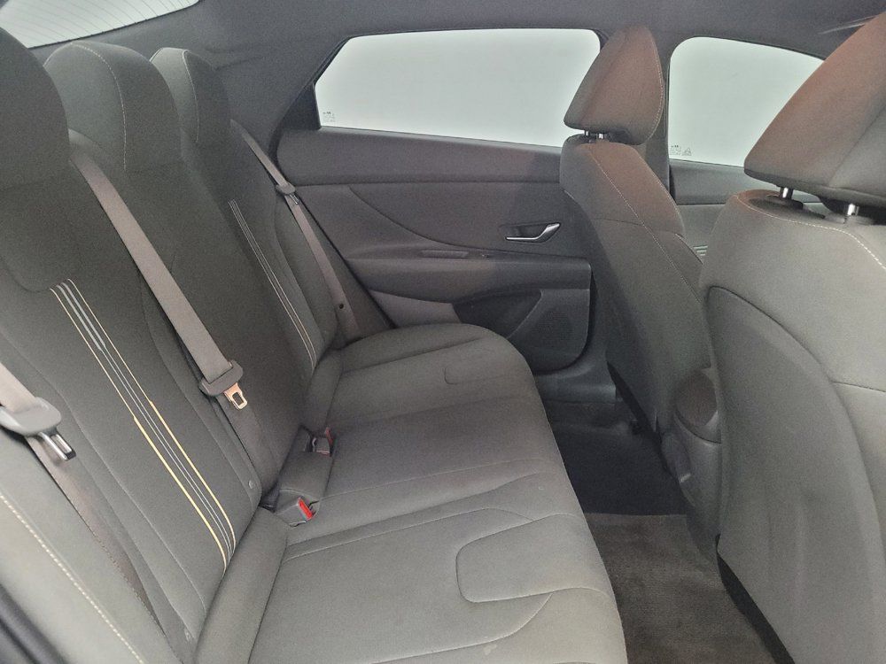 Used 2025 Hyundai Elantra Sport FWD image 19