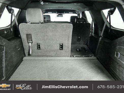 Used 2024 Chevrolet Suburban LT image 33