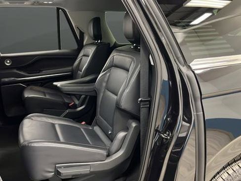 Used 2025 Lincoln Navigator L Reserve image 24