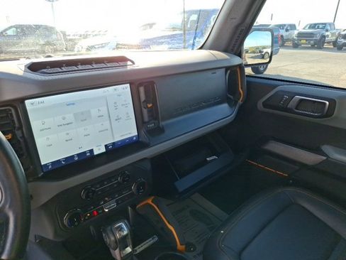 Used 2022 Ford Bronco Badlands image 17