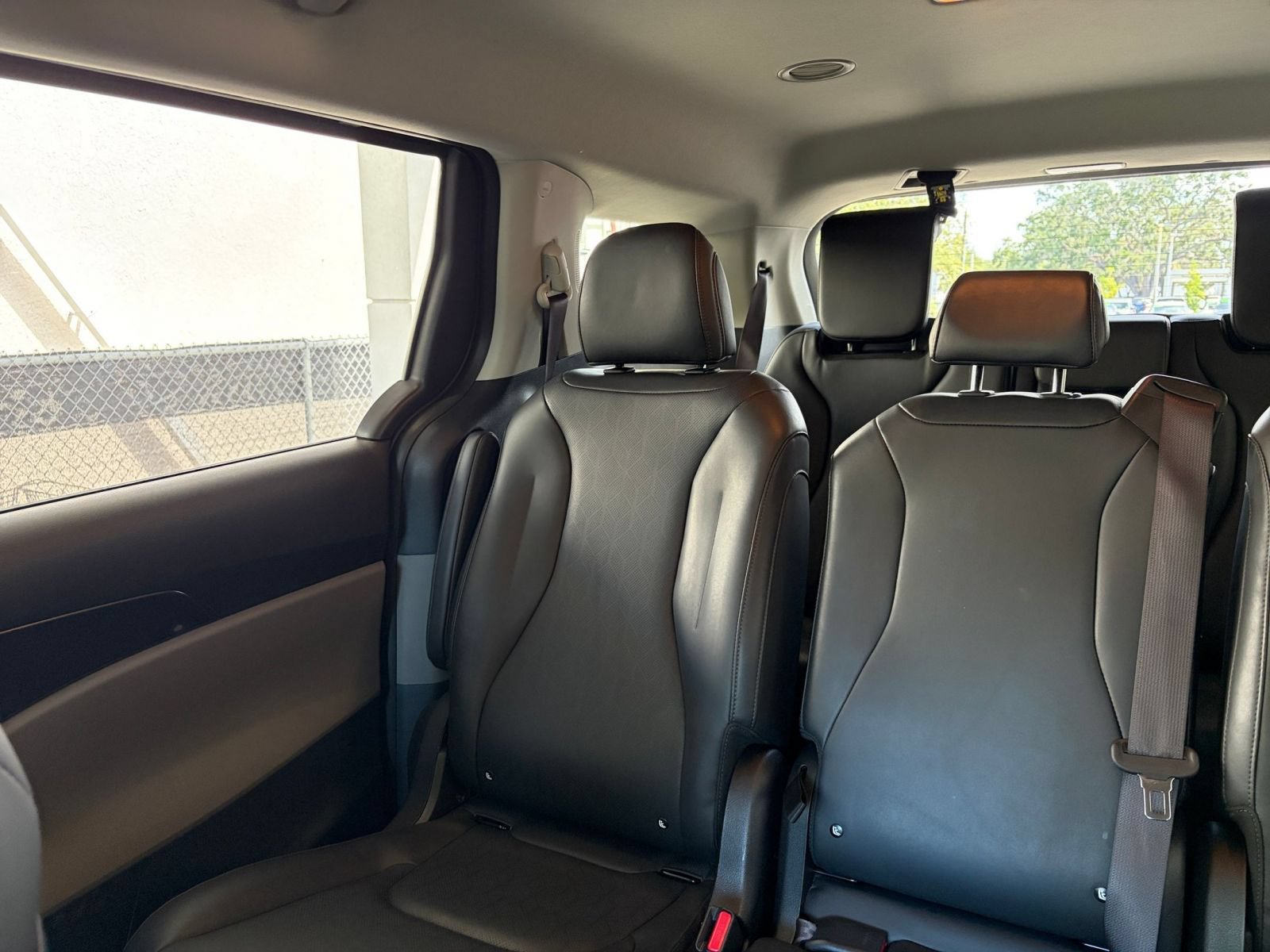 Used 2026 Kia Carnival FWD image 41