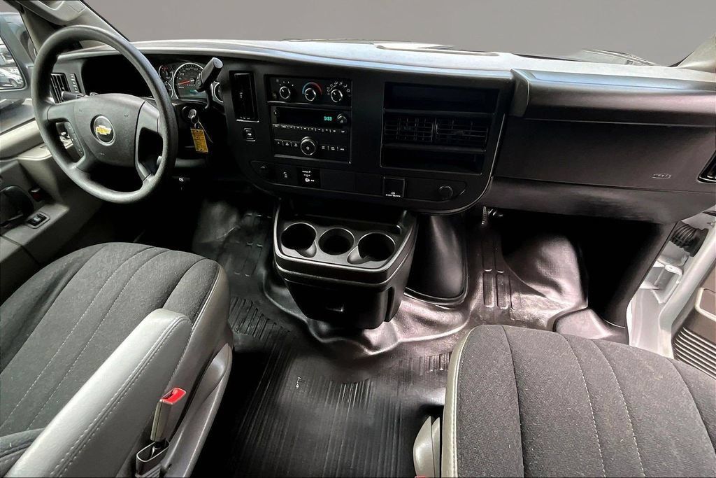 Used 2025 Chevrolet Express 2500 w/ Driver Convenience Package RWD image 8