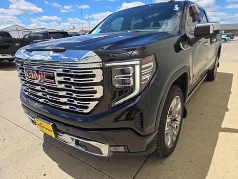Used 2024 GMC Sierra 1500 Denali AWD/4WD image 5
