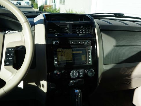 Used 2009 Ford Escape Limited image 41