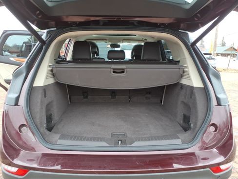 Used 2019 Lincoln MKC Select w/ Vista Value Package image 12