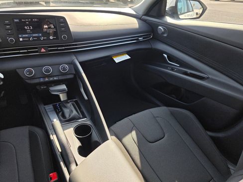 New 2026 Hyundai Elantra SE image 16