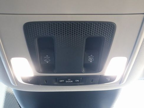 New 2025 Honda Pilot Touring image 27