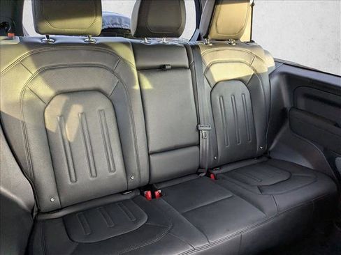 Used 2022 Land Rover Defender 90 S image 29