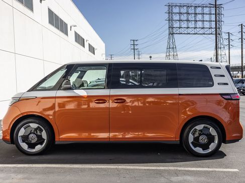New 2025 Volkswagen ID. Buzz Pro S Plus AWD/4WD image 3