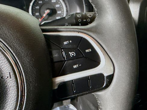 Used 2020 Jeep Renegade Latitude w/ Safety & Security Group II image 15