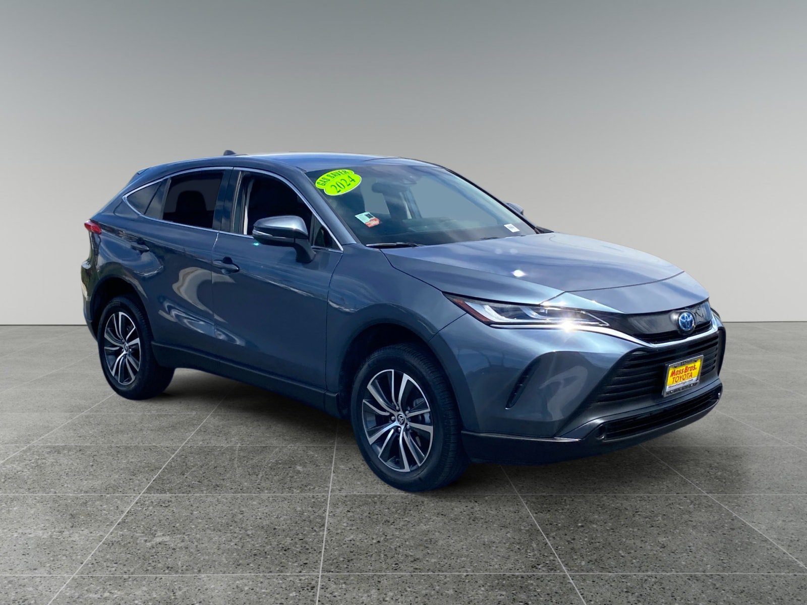 Used 2024 Toyota Venza LE AWD/4WD image 7
