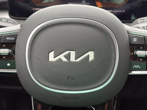 Certified 2025 Kia Sorento S w/ Panoramic Sunroof Package FWD image 24