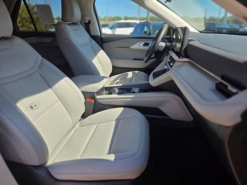 New 2026 Ford Explorer Active w/ Active Comfort Package RWD image 10