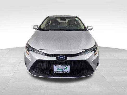 Used 2020 Toyota Corolla LE image 2