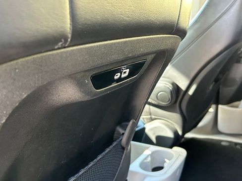 Certified 2023 Chrysler Pacifica Touring-L FWD image 44