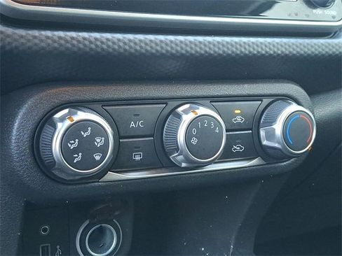 Used 2025 Nissan Kicks Play S image 16