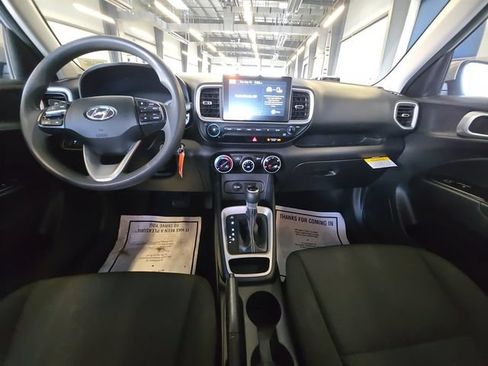 Used 2020 Hyundai Venue SE FWD image 21