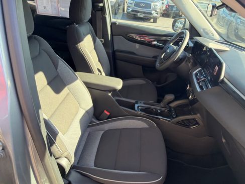 Used 2025 Chevrolet TrailBlazer LT image 10