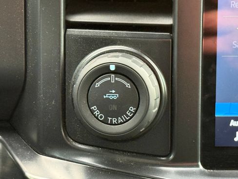 Used 2024 Ford F250 Lariat w/ Lariat Ultimate Package AWD/4WD image 24