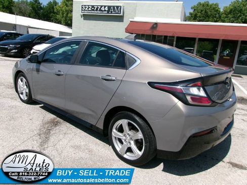 Used 2017 Chevrolet Volt LT FWD image 2