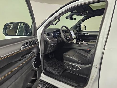 New 2026 Jeep Grand Wagoneer 4WD image 22