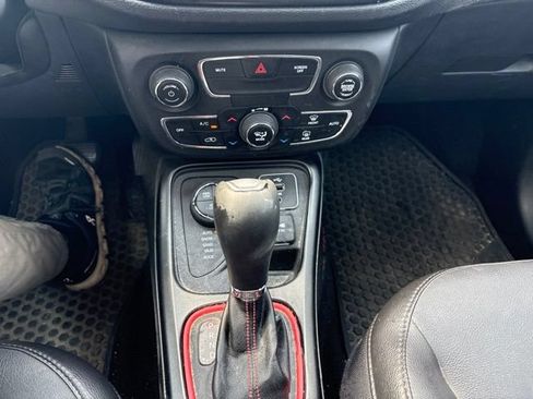 Used 2018 Jeep Compass Trailhawk AWD/4WD image 18