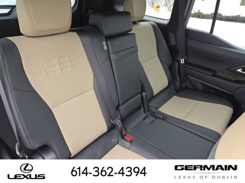 Used 2024 Lexus GX 550 image 32