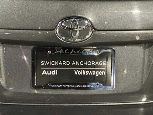 Used 2011 Toyota Camry LE image 13