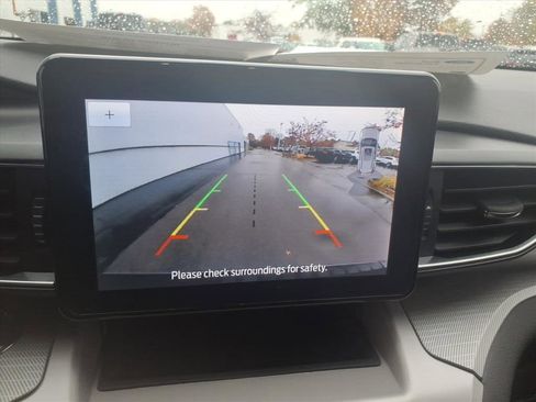 Certified 2023 Ford Explorer XLT w/ Equipment Group 202A image 18