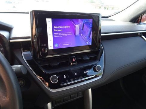 Used 2024 Toyota Corolla Cross Hybrid SE 4D Sport Utility image 18