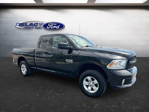 Used 2018 RAM 1500 Express AWD/4WD image 10