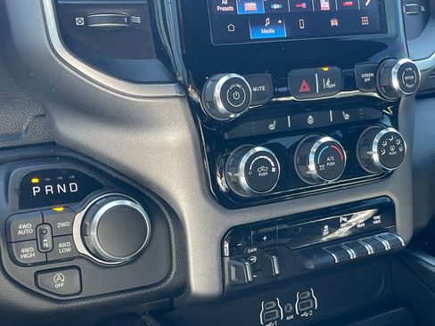 Used 2025 RAM 1500 Big Horn AWD/4WD image 21