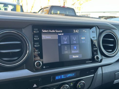 Used 2023 Toyota Tacoma TRD Sport image 14