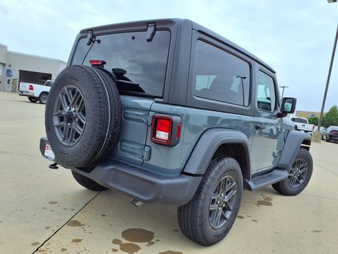 Used 2024 Jeep Wrangler Sport AWD/4WD image 30