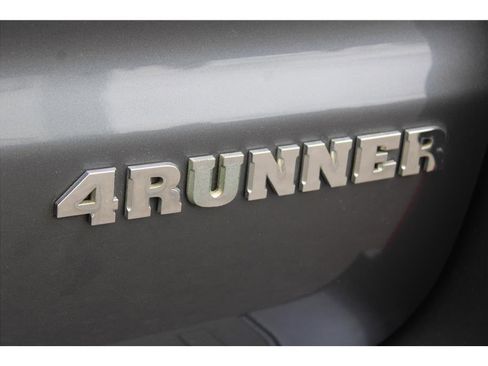 Used 2004 Toyota 4Runner Sport AWD/4WD image 31