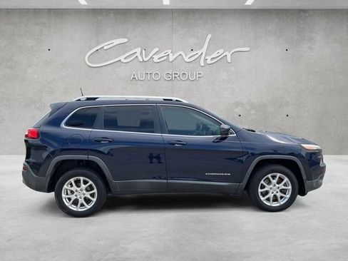 Used 2016 Jeep Cherokee Latitude FWD image 17
