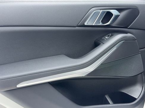 Used 2022 BMW X5 xDrive40i w/ Parking Assistance Package image 44