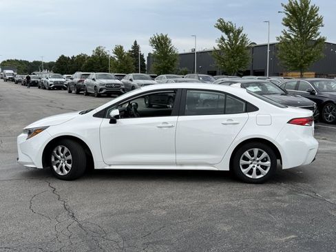 Used 2025 Toyota Corolla LE FWD image 8