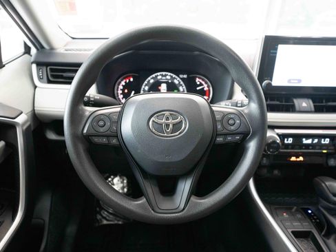 Certified 2024 Toyota RAV4 XLE FWD image 22