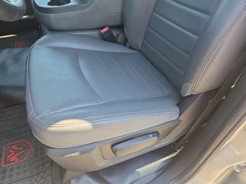 Used 2017 RAM 1500 Express AWD/4WD image 25