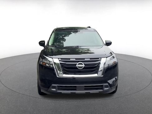 Used 2025 Nissan Pathfinder SV FWD image 4