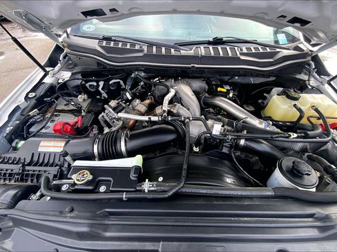 Used 2021 Ford F250 Platinum w/ FX4 Off-Road Package image 11