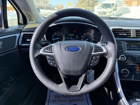 Used 2016 Ford Fusion SE image 10