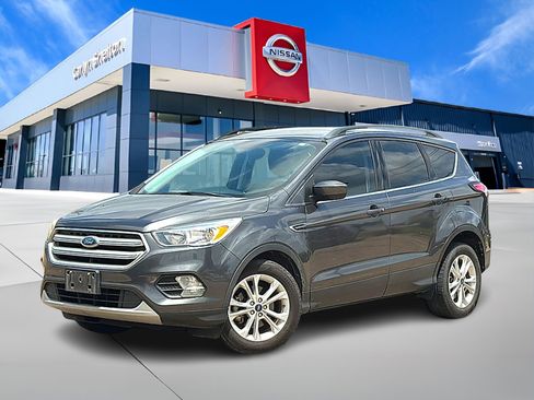 Used 2018 Ford Escape SE FWD image 1