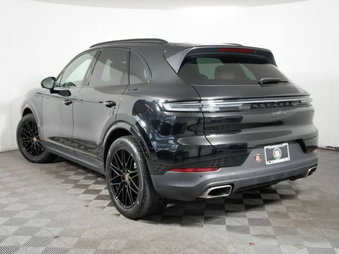 Certified 2024 Porsche Cayenne w/ Premium Package AWD/4WD image 3