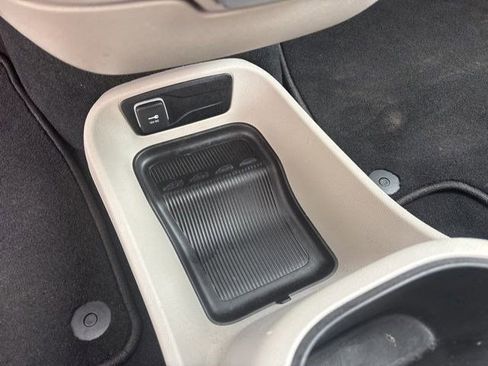 Used 2023 Chrysler Pacifica Touring-L FWD image 26