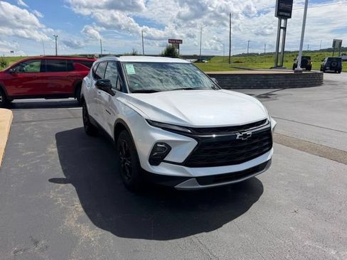 Used 2023 Chevrolet Blazer LT w/ Convenience Package AWD/4WD image 4