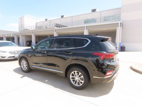 Used 2019 Hyundai Santa Fe SEL FWD image 16