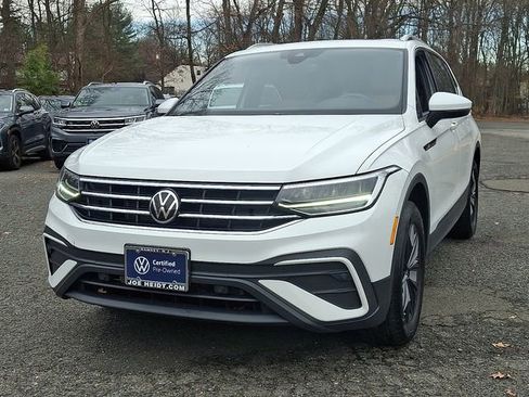 Certified 2024 Volkswagen Tiguan SE image 4