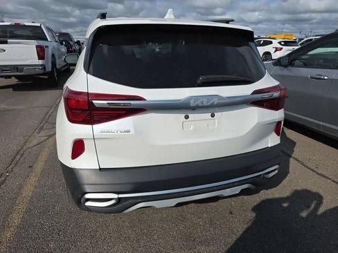 Used 2022 Kia Seltos SX w/ Sunroof Package AWD/4WD image 5